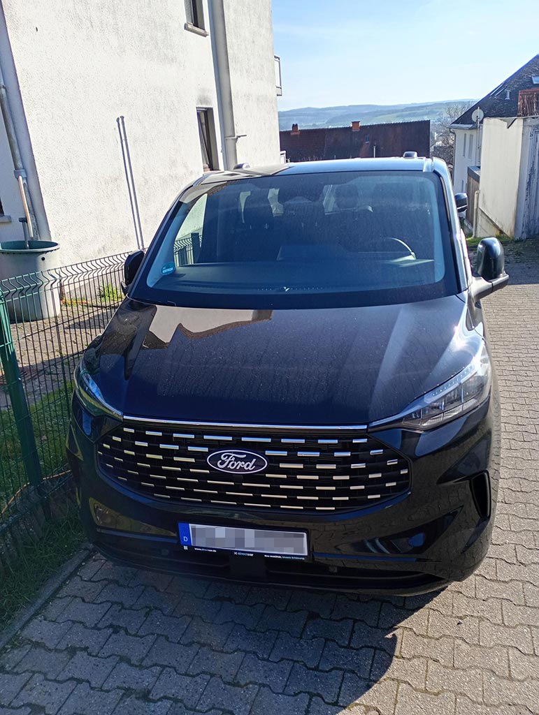 9-Sitzer Ford Custom Tourneo mieten