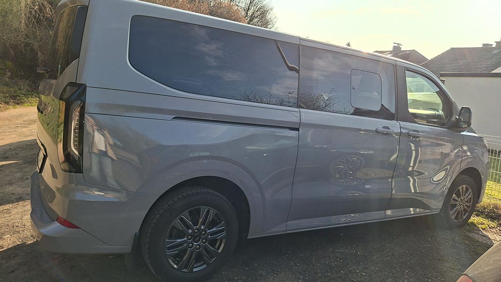 9-Sitzer Ford Custom Tourneo mieten